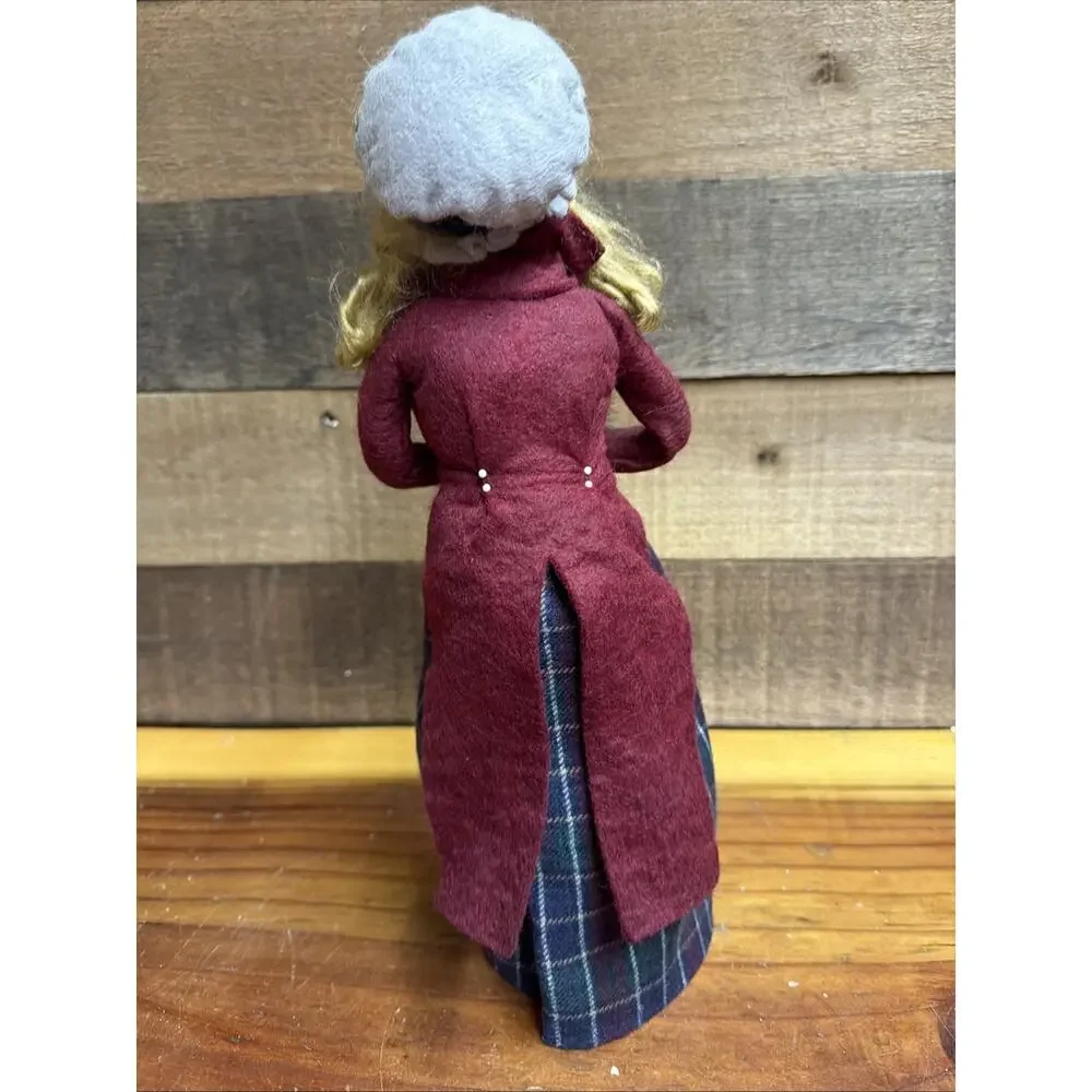 Byers Choice Carolers 1999 Traditional Adult Lady In Plaid Skirt Blonde Hair